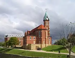 Hoffmann Hall with St. Joseph Adoration Chapel in foreground (2007)