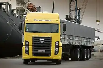 Volkswagen Constellation Tractor