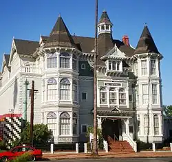 The Platt Building, also known as The Victorian — a c. 1970s office building at 19725 Sherman Way, Canoga Park−Winnetka, photo taken in 2008