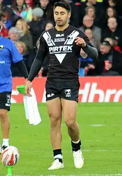Shaun Johnson Rugby League Kiwi was a member of New Zealand's Under 16s side, his kicking skills have been attributed to his time in Aussie Rules[34]